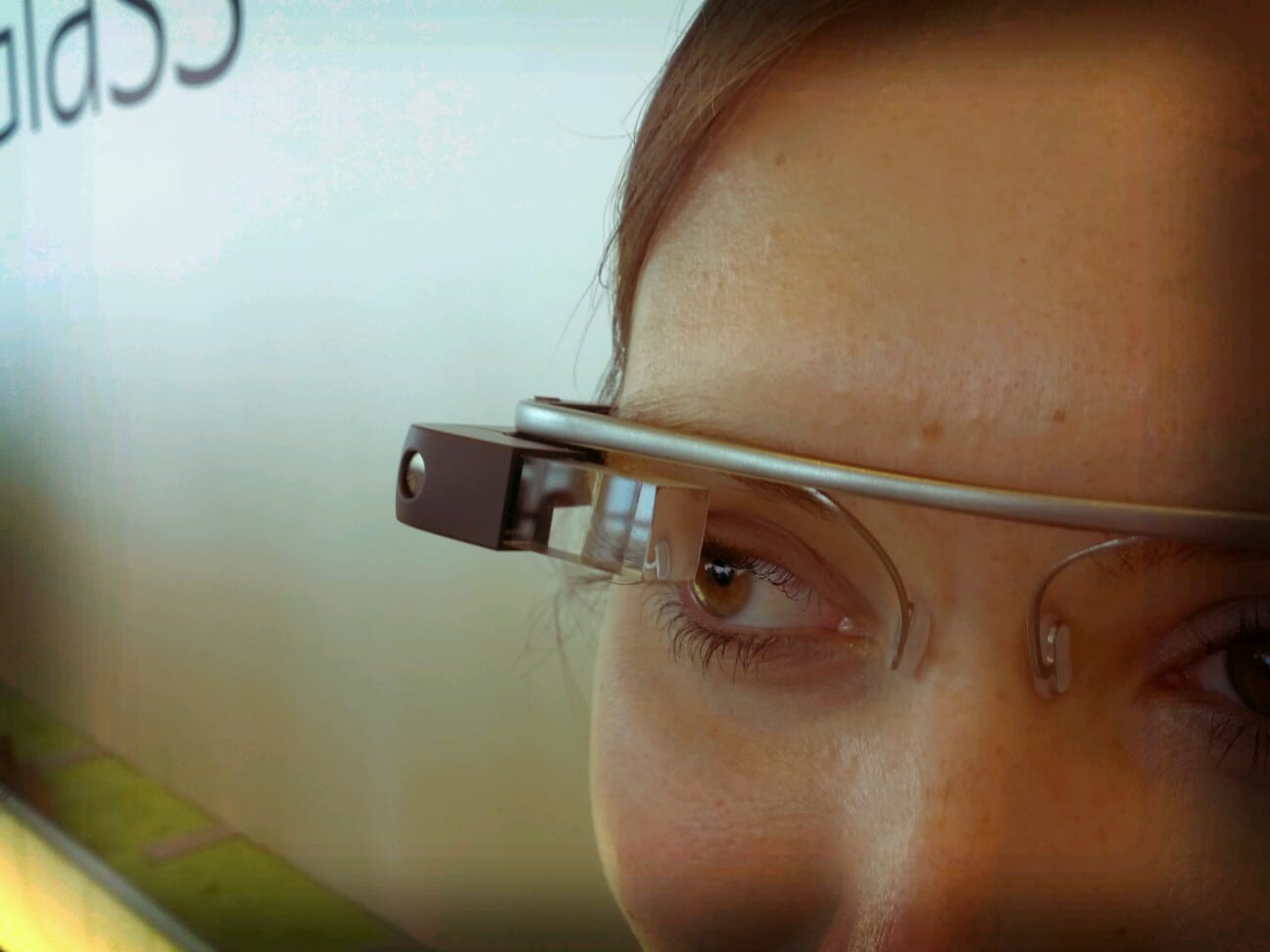 Google Glass By Antonio Zugaldia (http://www.flickr.com/photos/azugaldia/7457645618)
